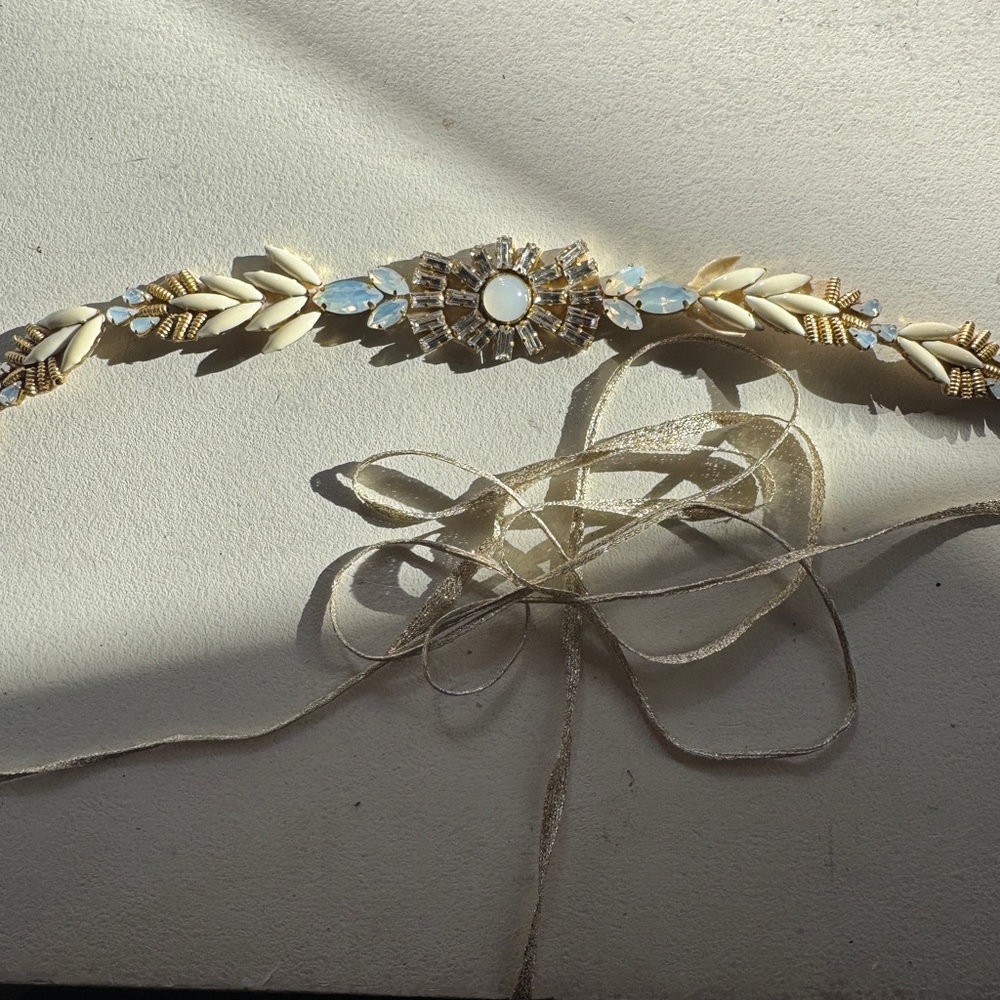 UNTAMED PETALS BY AMANDA JUDGE Gold and Cream Leaf Headband